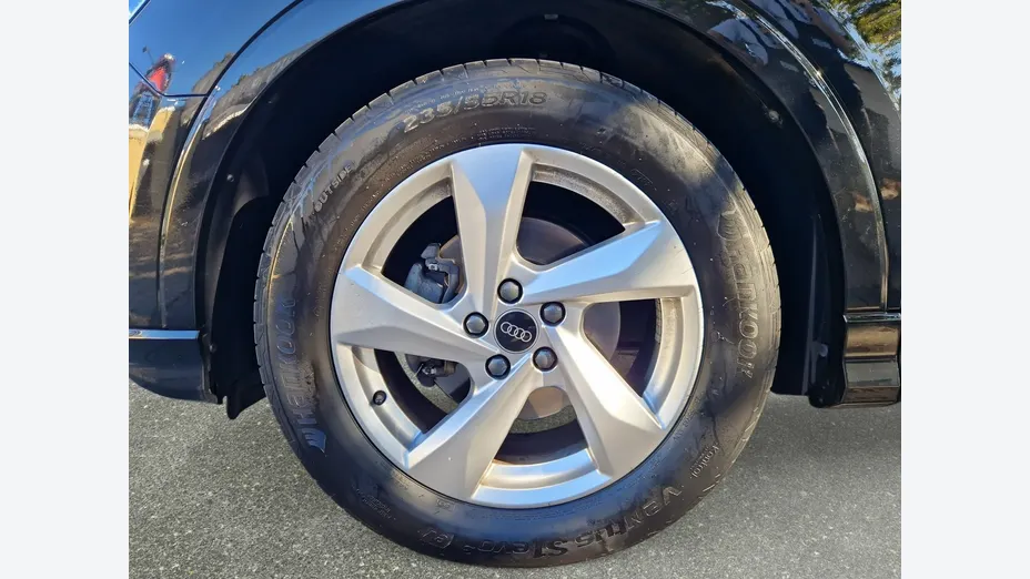 AUDI Q3 -
