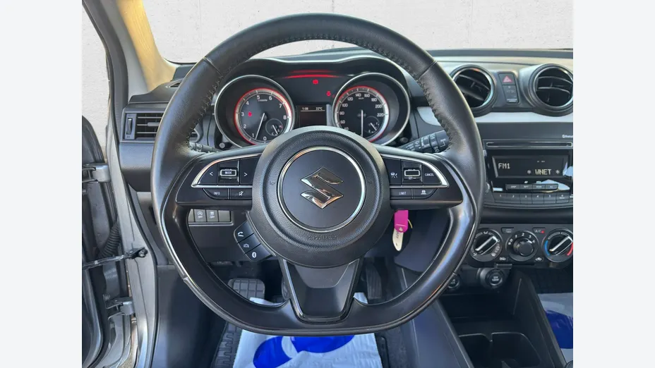 SUZUKI Swift -