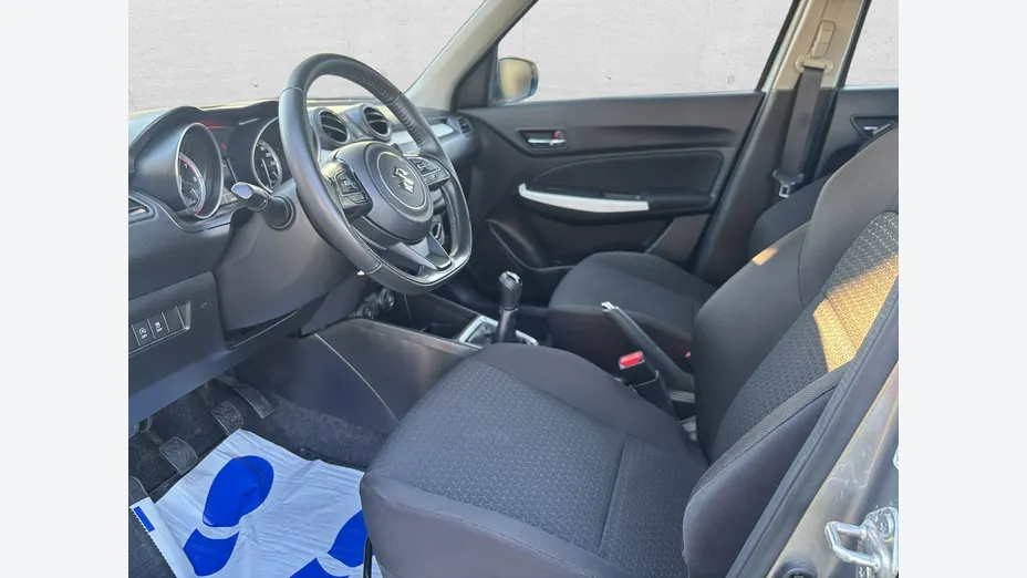 SUZUKI Swift -