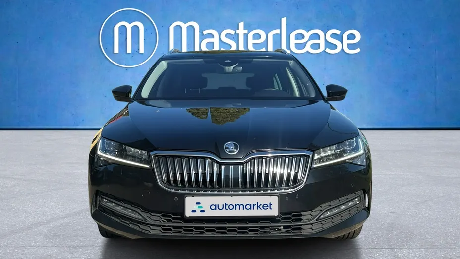 SKODA Superb -