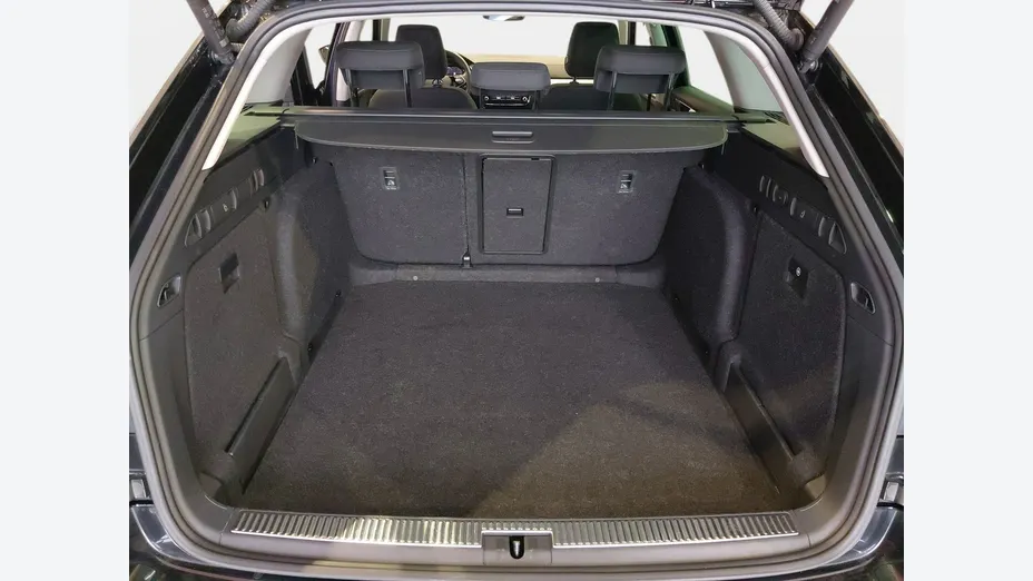 SKODA Superb -