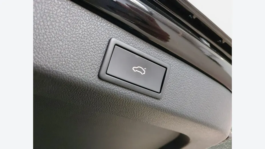 SKODA Superb -