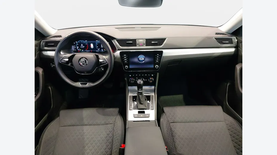 SKODA Superb -