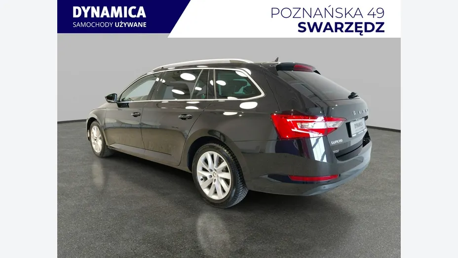 SKODA Superb -