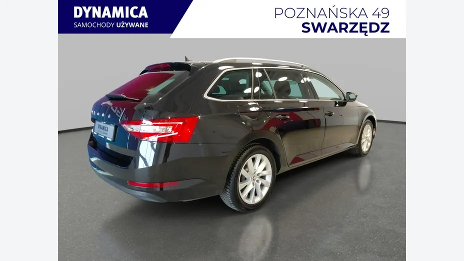 SKODA Superb -