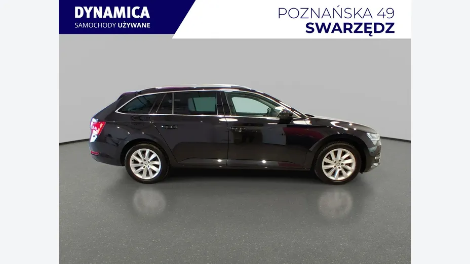 SKODA Superb -