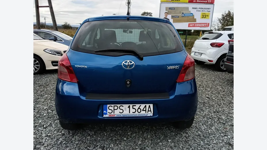 TOYOTA Yaris -