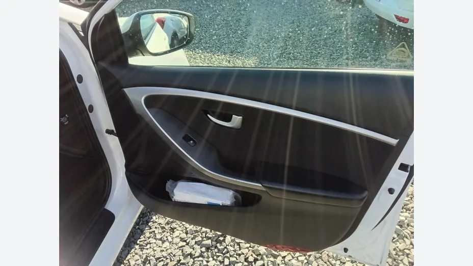 HYUNDAI i30 -