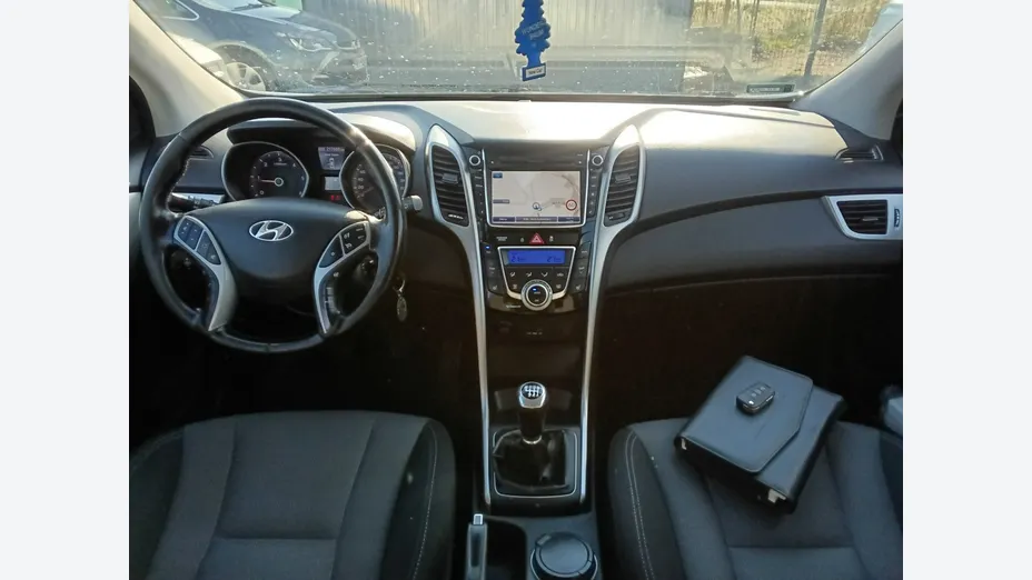 HYUNDAI i30 -