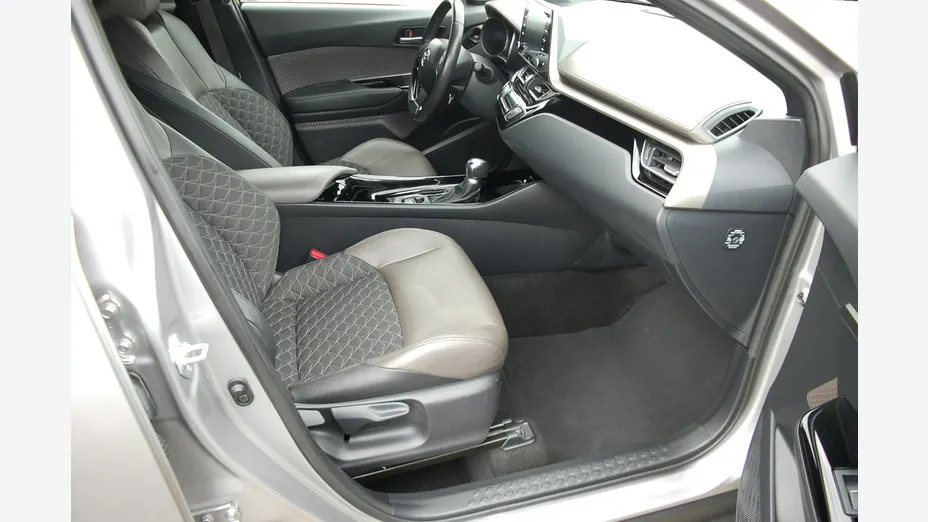 TOYOTA C-HR -