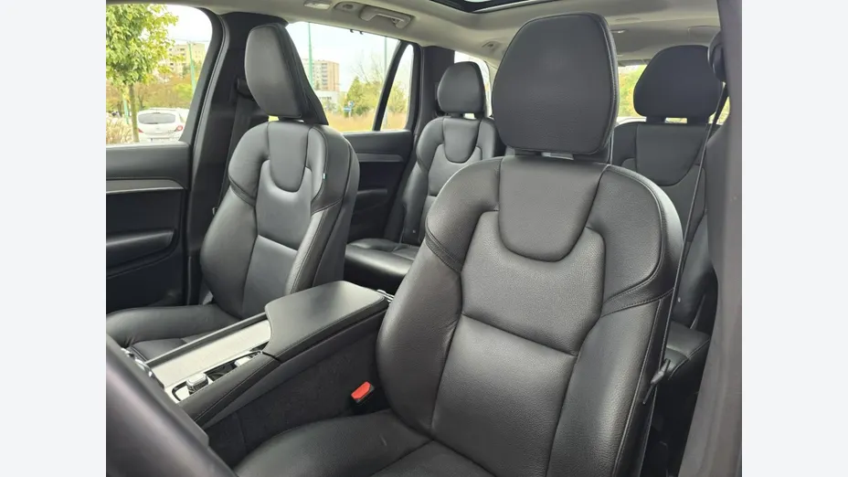 VOLVO XC90 -