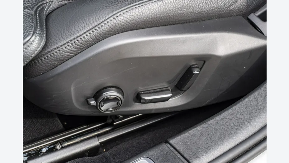 VOLVO V90 -