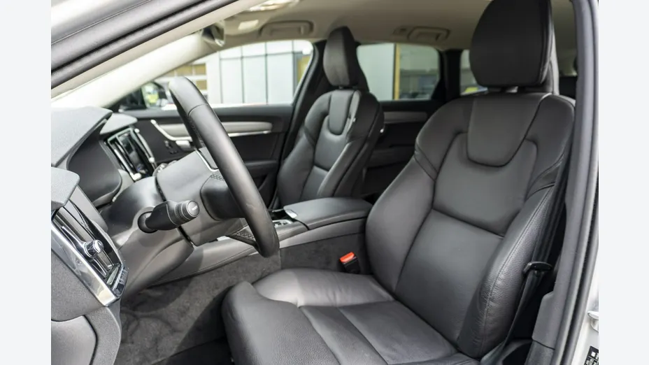 VOLVO V90 -