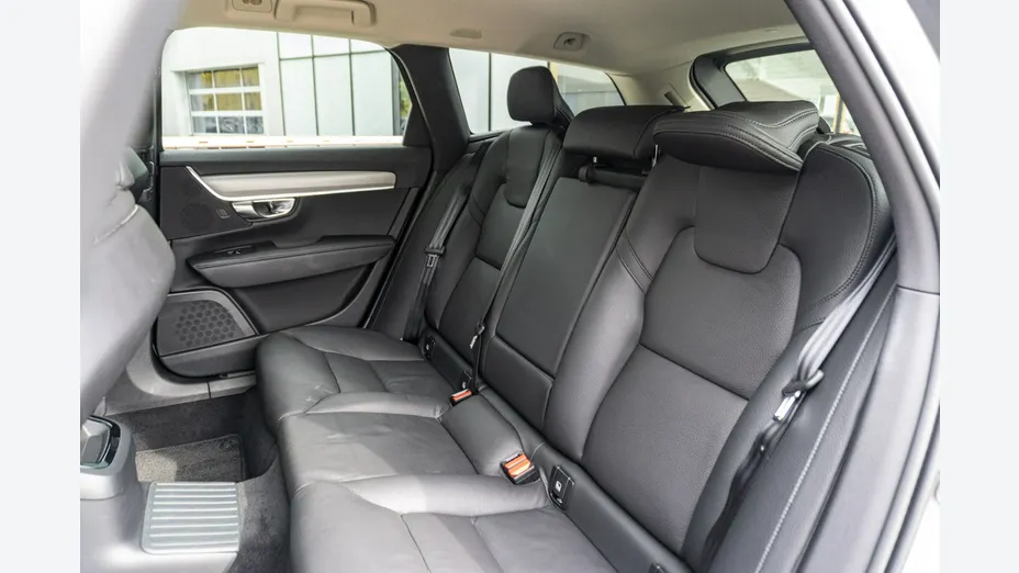 VOLVO V90 -
