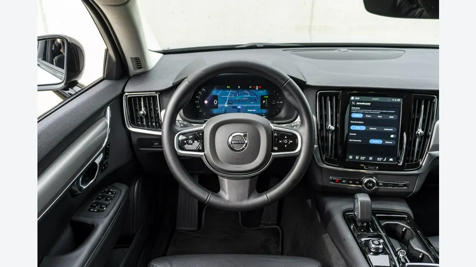 VOLVO V90 -