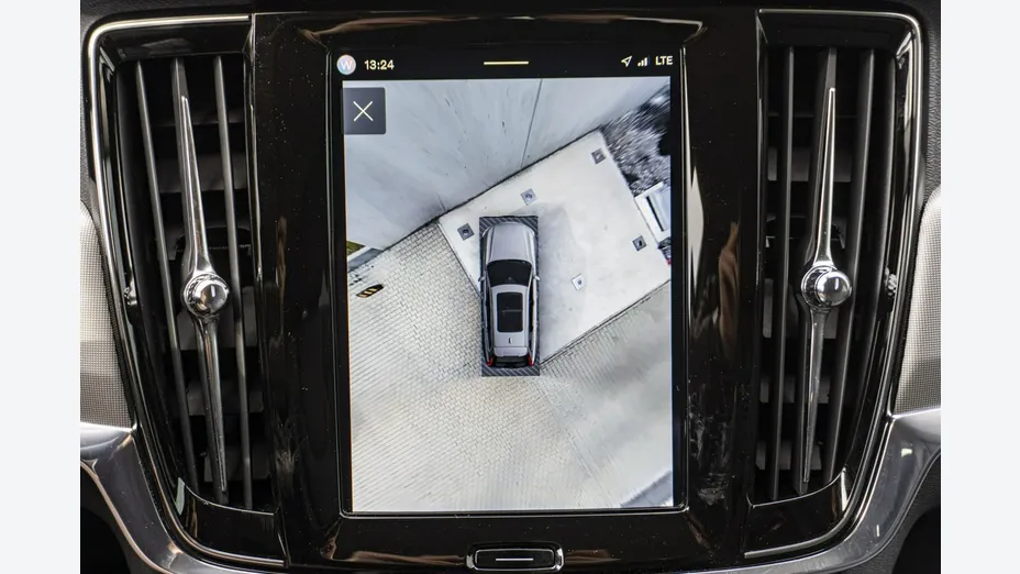 VOLVO V90 -