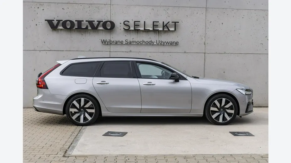 VOLVO V90 -