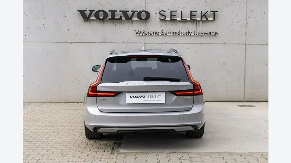 VOLVO V90 -