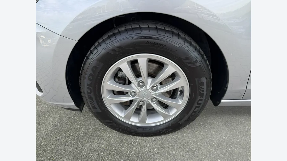 HYUNDAI i30 -