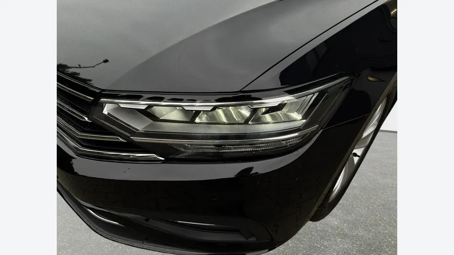VOLKSWAGEN Passat -