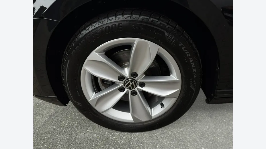VOLKSWAGEN Passat -