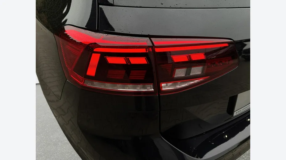 VOLKSWAGEN Passat -
