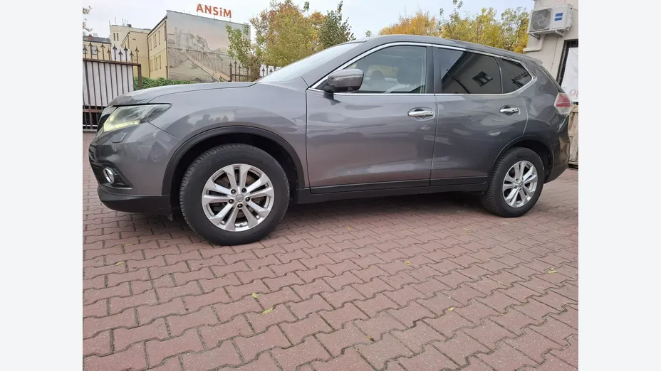 NISSAN X-Trail -