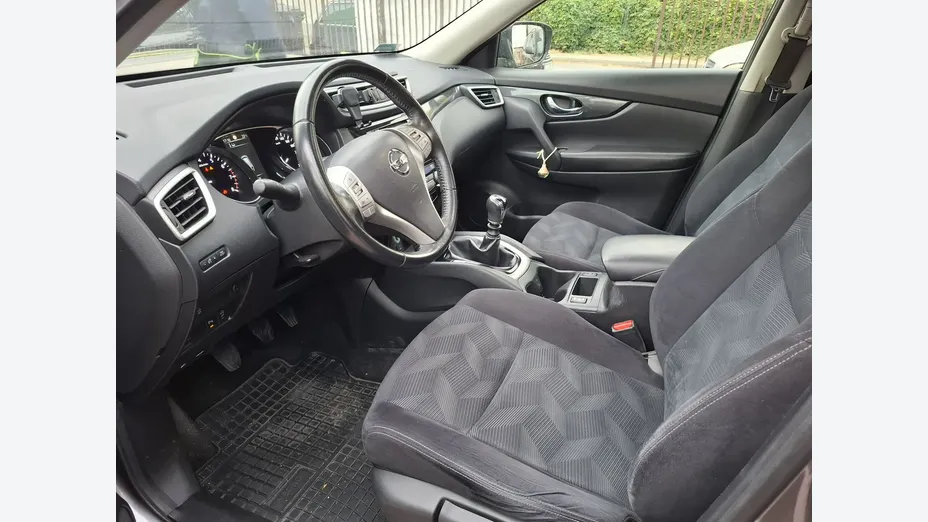 NISSAN X-Trail -