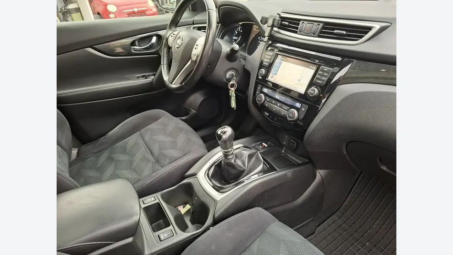NISSAN X-Trail -