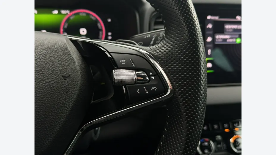 SKODA Karoq -