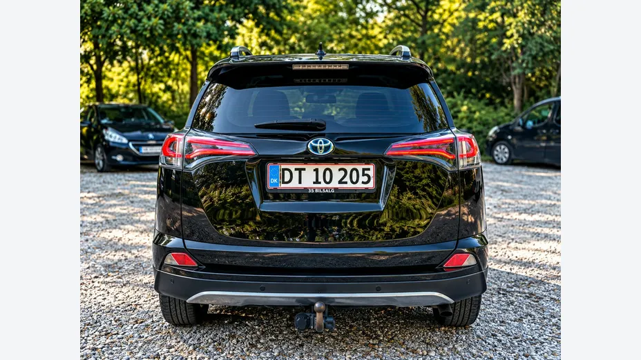 TOYOTA RAV4 -