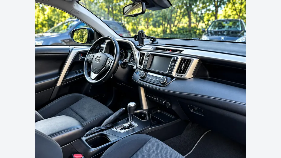 TOYOTA RAV4 -