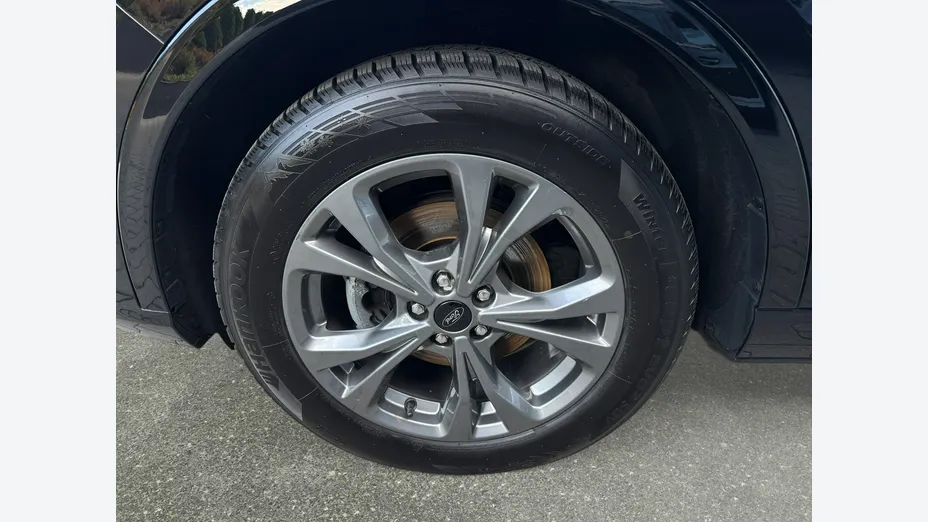 FORD Kuga -
