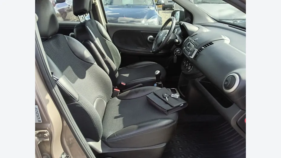 NISSAN Note -