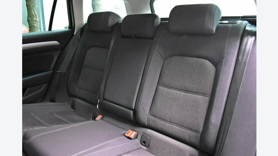 VOLKSWAGEN Passat -