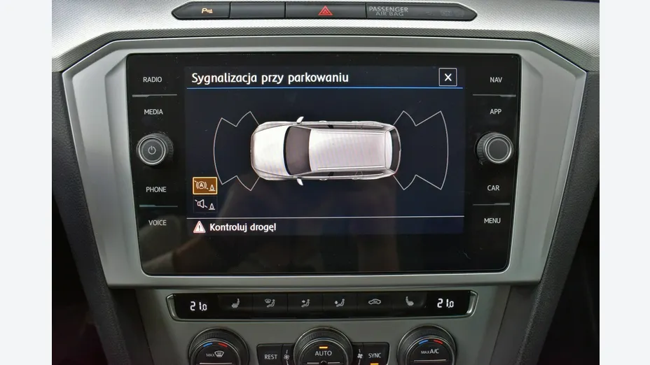 VOLKSWAGEN Passat -