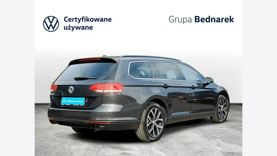 VOLKSWAGEN Passat -