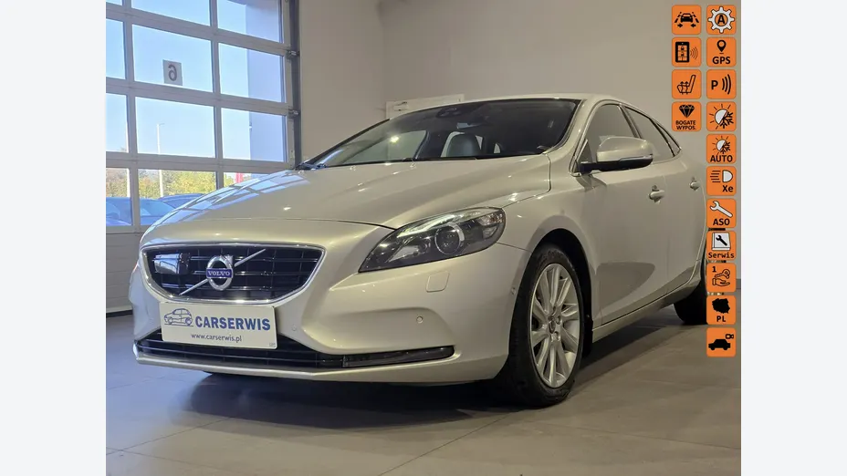 VOLVO V40 -