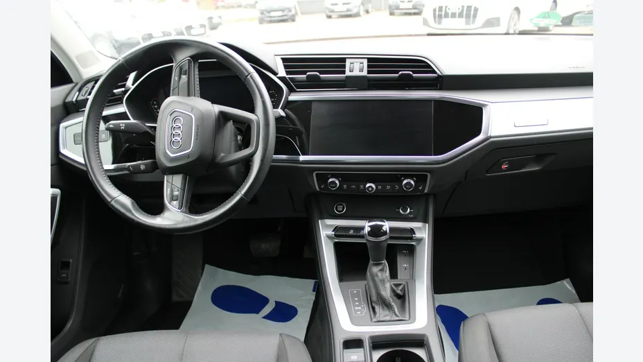 AUDI Q3 -