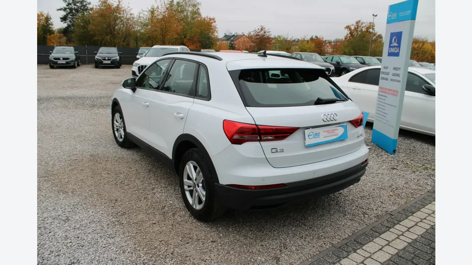 AUDI Q3 -