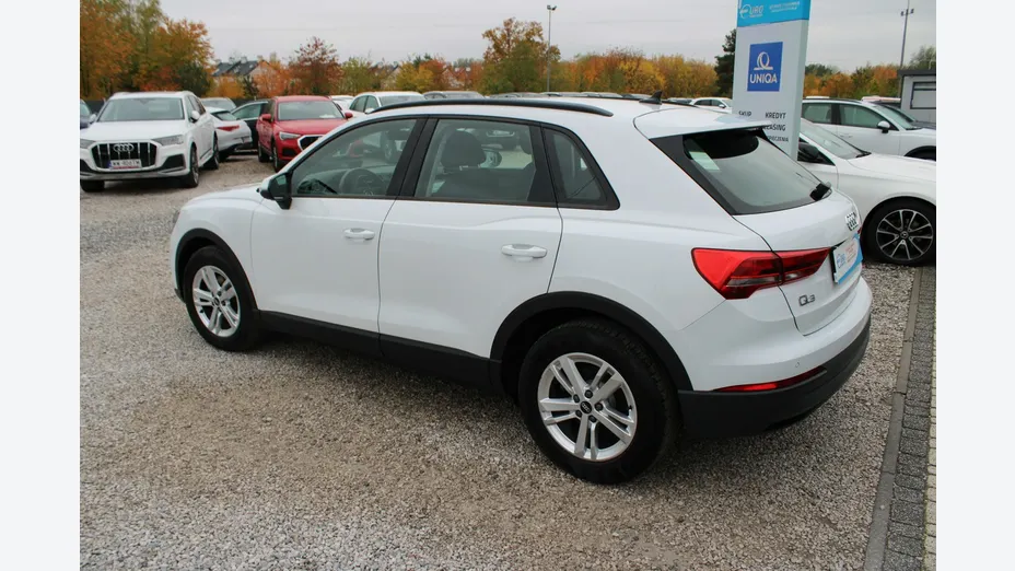 AUDI Q3 -