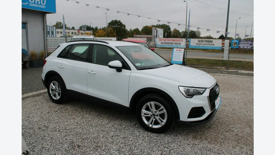 AUDI Q3 -