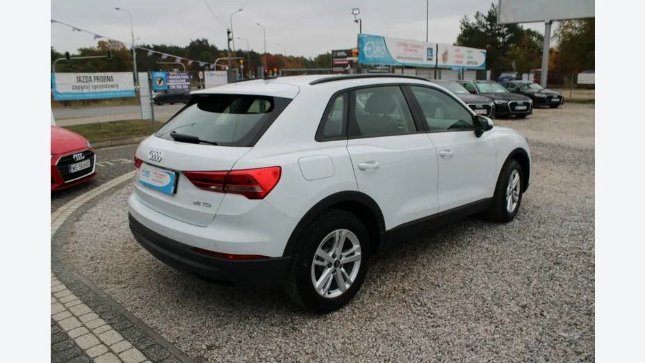 AUDI Q3 -
