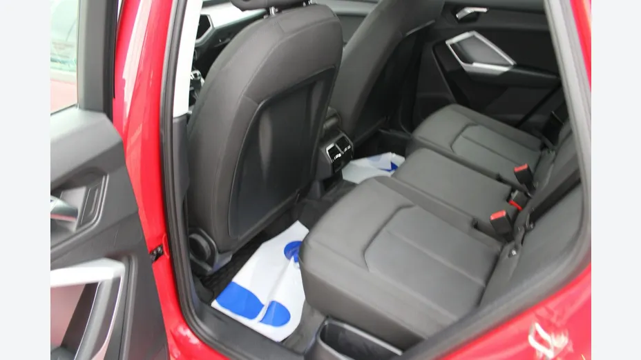 AUDI Q3 -