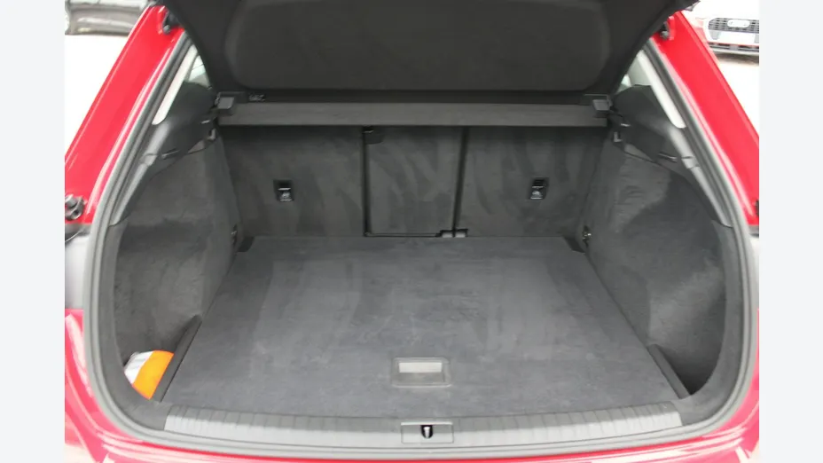 AUDI Q3 -