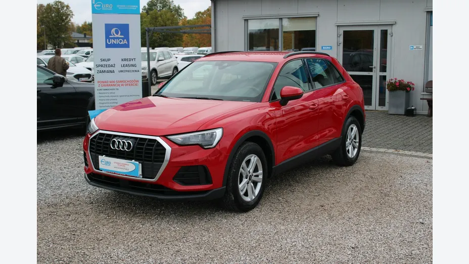 AUDI Q3 -