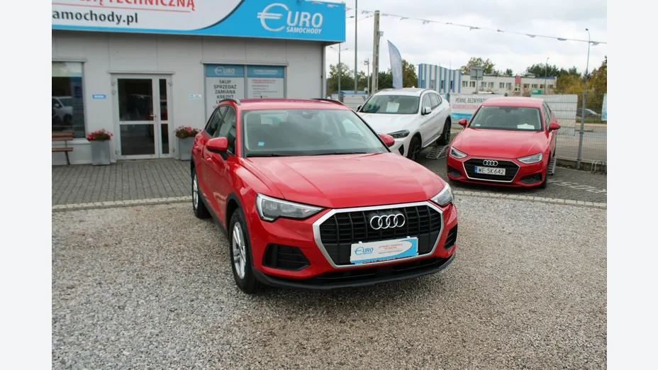 AUDI Q3 -