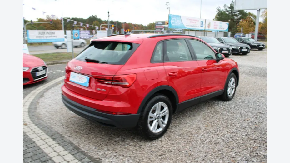 AUDI Q3 -
