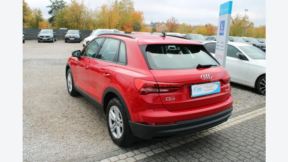 AUDI Q3 -