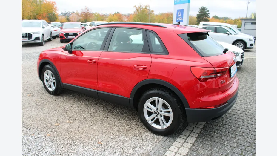 AUDI Q3 -